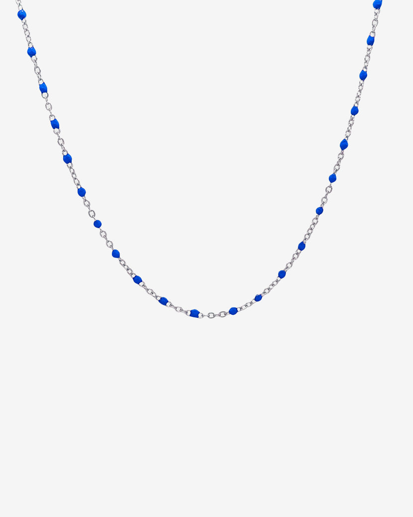 Collar de cadena plateada Gem con cuentas azules espaciadas uniformemente a lo largo de la cadena