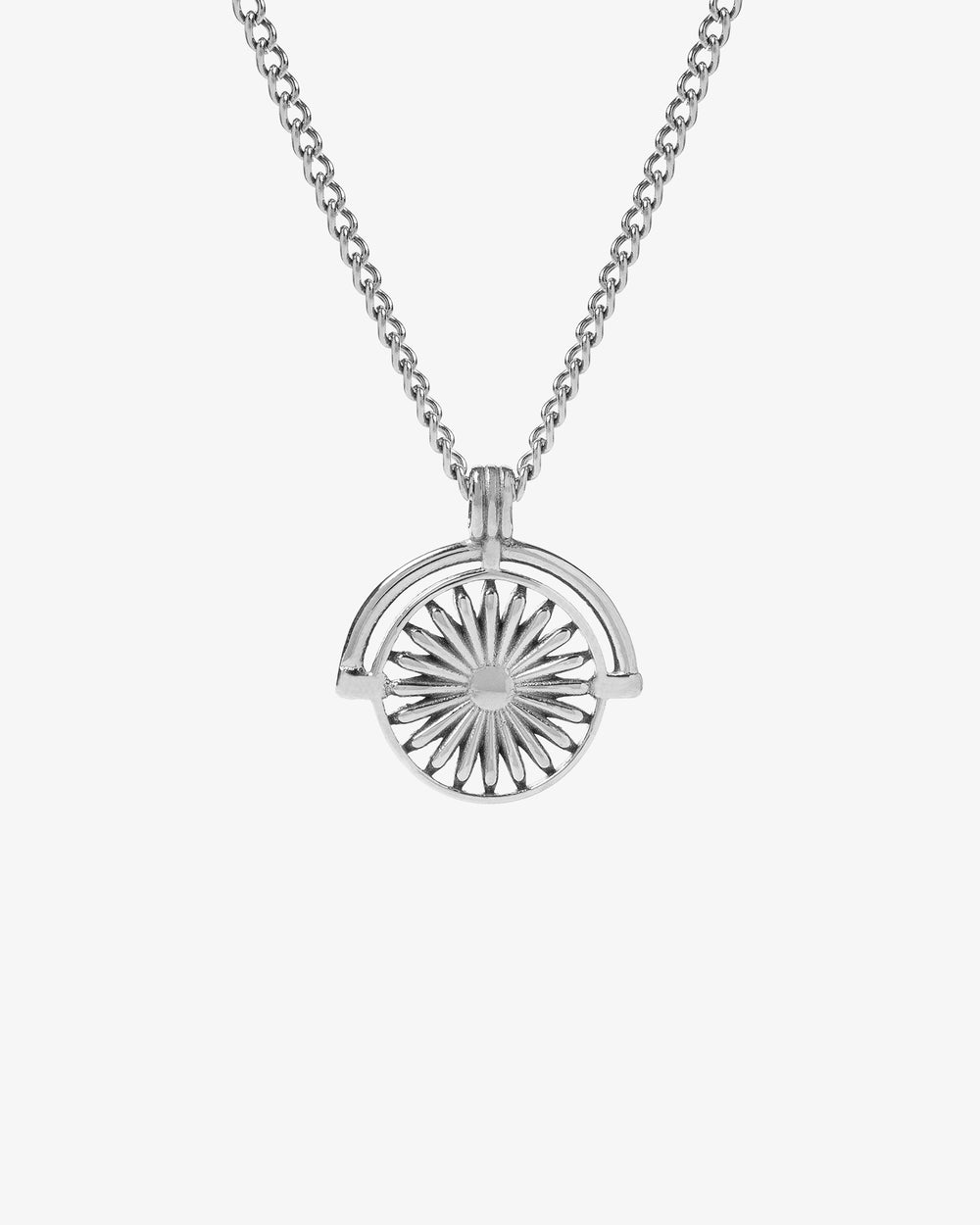 Colgante del collar plateado Daisy con detallado motivo de girasol en cadena fina