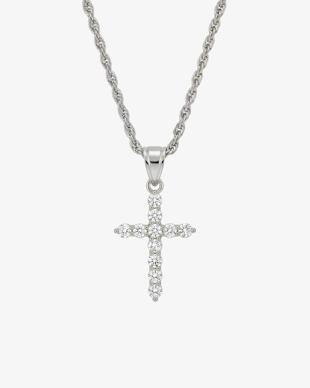 Collar plateado ICY CROSS con colgante de cruz con incrustaciones de circonitas en cadena texturizada.